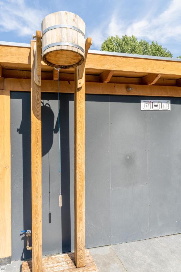Green Tiny House With Shared Pool Zeewolde Eksteriør bilde
